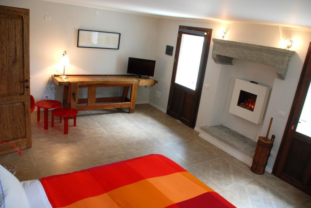Hotel Ca' Del Borgo à Cadarese Extérieur photo